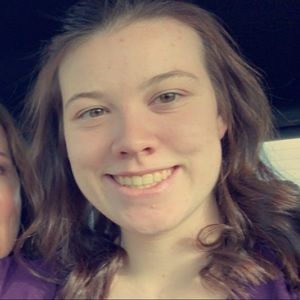 Meet your Posher, Julia bethany